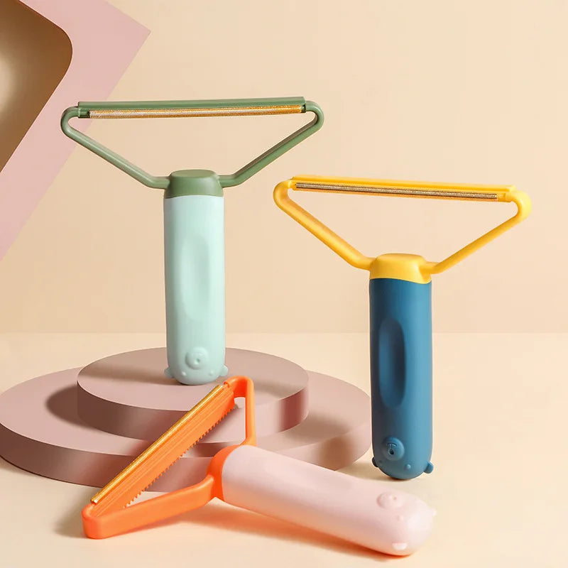 Eco-Pro Manual Fabric Shaver – Copper & Wood Lint Remover for Rugs, Wool Coats, and Upholstery.