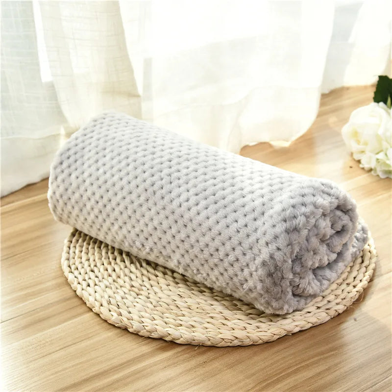 Warm Soft Fleece Pet Blanket for Dogs & Cats | Fuzzy Microfiber Plush Throws for Bed/Couch